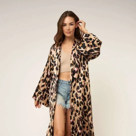 Maxi Leopard Kimono - Picture 4 of 10